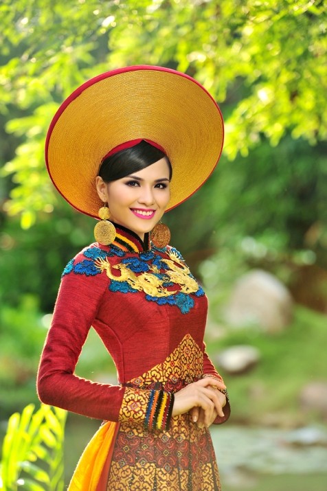 Quốc phục của Diễm Hương mang tới Miss Universe được mạ vàng  - ảnh 2
